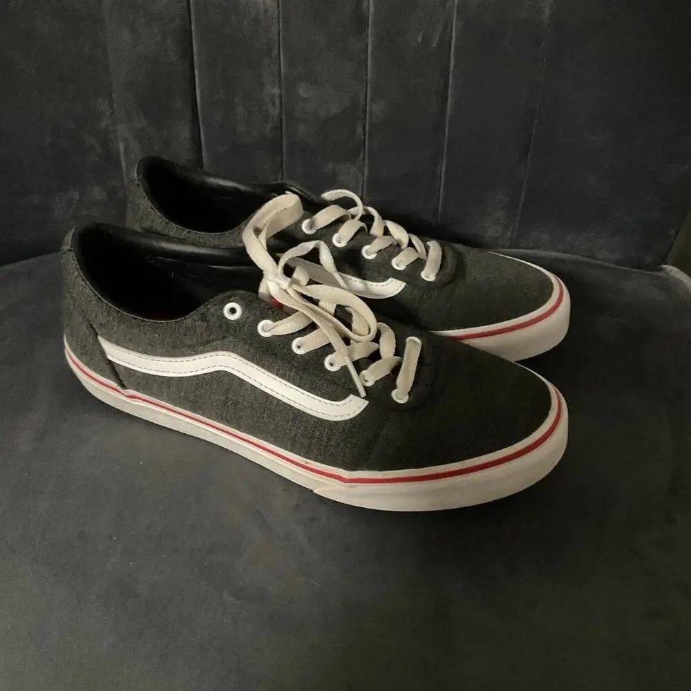 Vans old school, low‎ top skate shoes, youth size 7 gently used